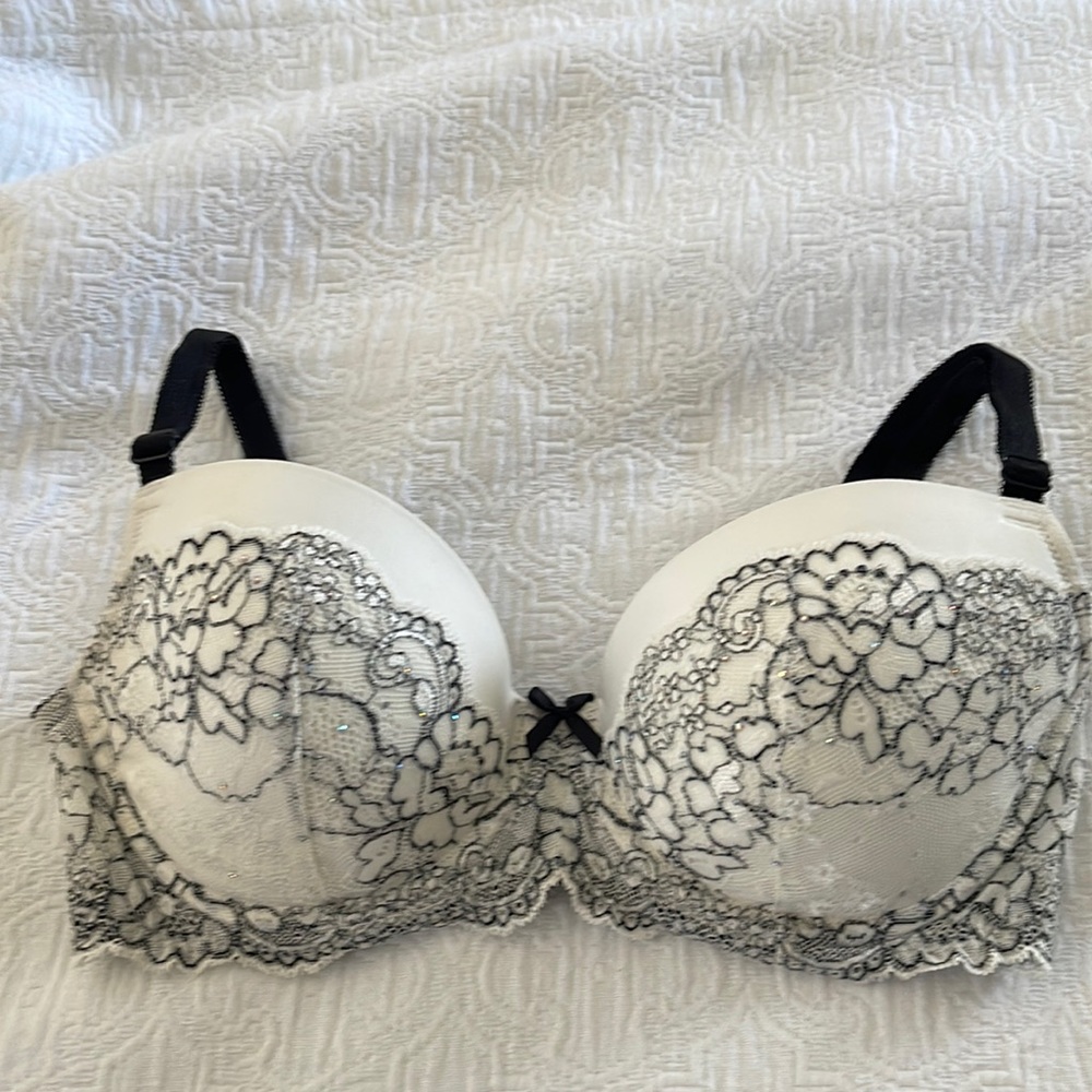 GUC - VICTORIAS SECRET DREAM ANGELS LINED DEMI. Sz: 34D.
